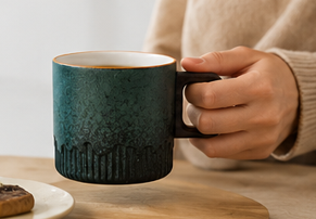 Moderne Keramisk Kaffekop med Firkantet Hank