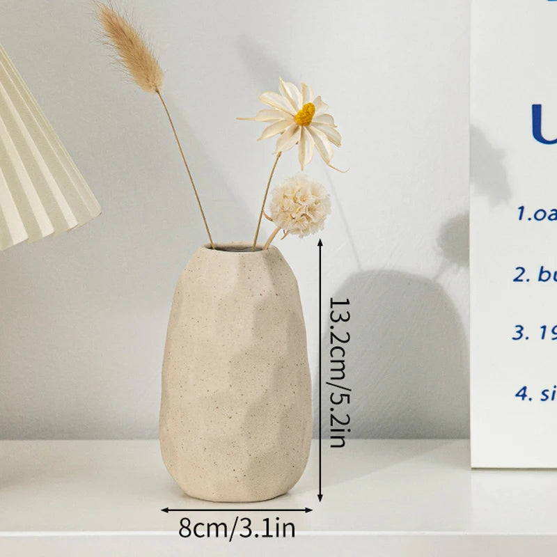Moderne Keramisk Vase i Hvidt Minimalistisk Design