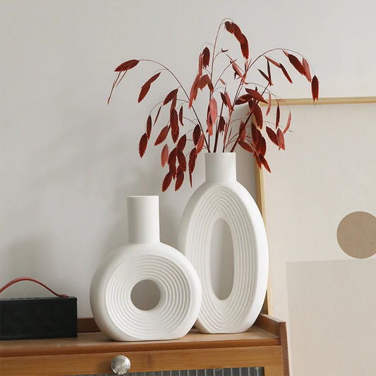 Moderne Keramisk Vase i Hvidt Minimalistisk Design