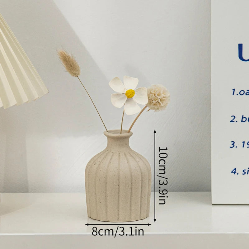 Moderne Keramisk Vase i Hvidt Minimalistisk Design