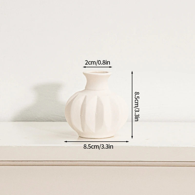 Moderne Keramisk Vase i Hvidt Minimalistisk Design