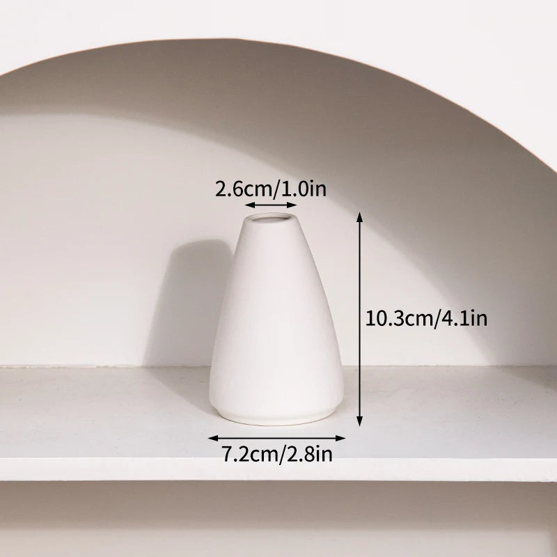 Moderne Keramisk Vase i Hvidt Minimalistisk Design