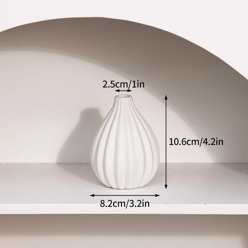 Moderne Keramisk Vase i Hvidt Minimalistisk Design